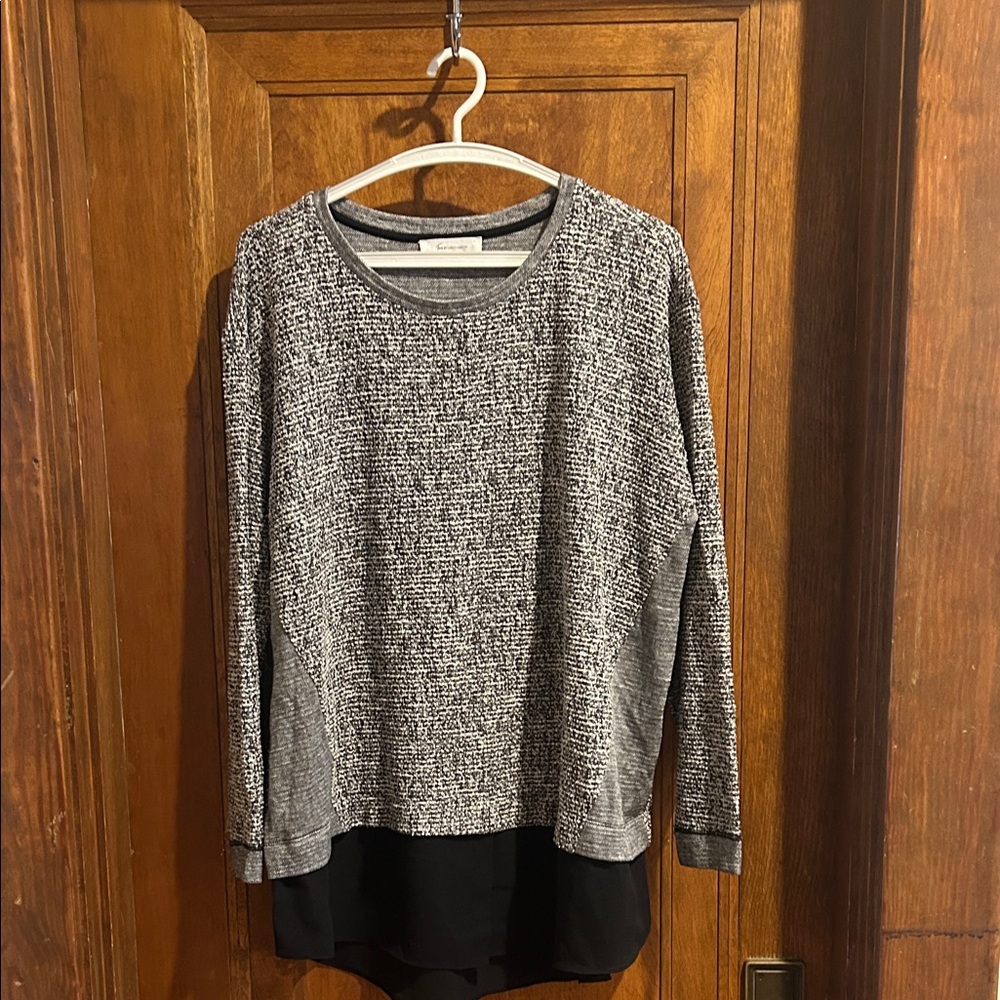 Vince Camuto Black and White Knit Top